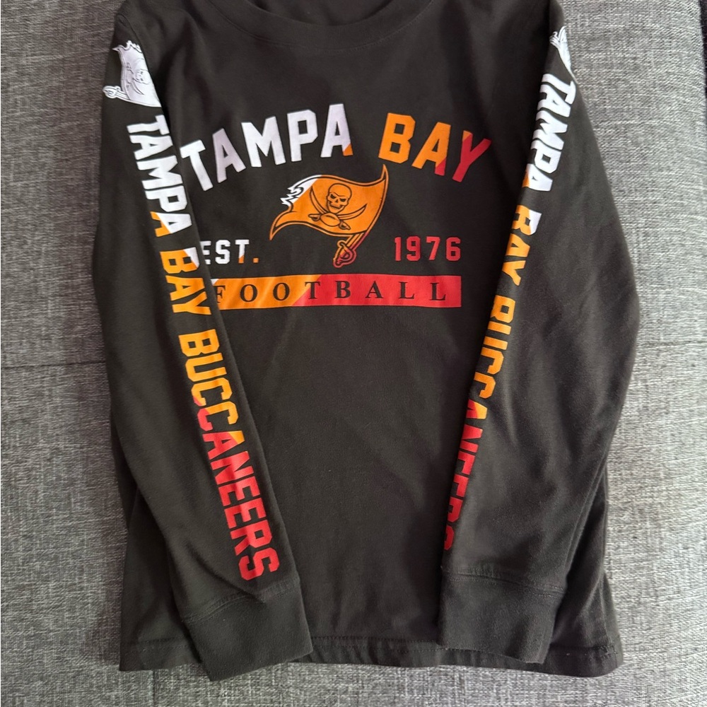 Kids Tampa Bay Buccaneers Graphic Long Sleeve Shirt